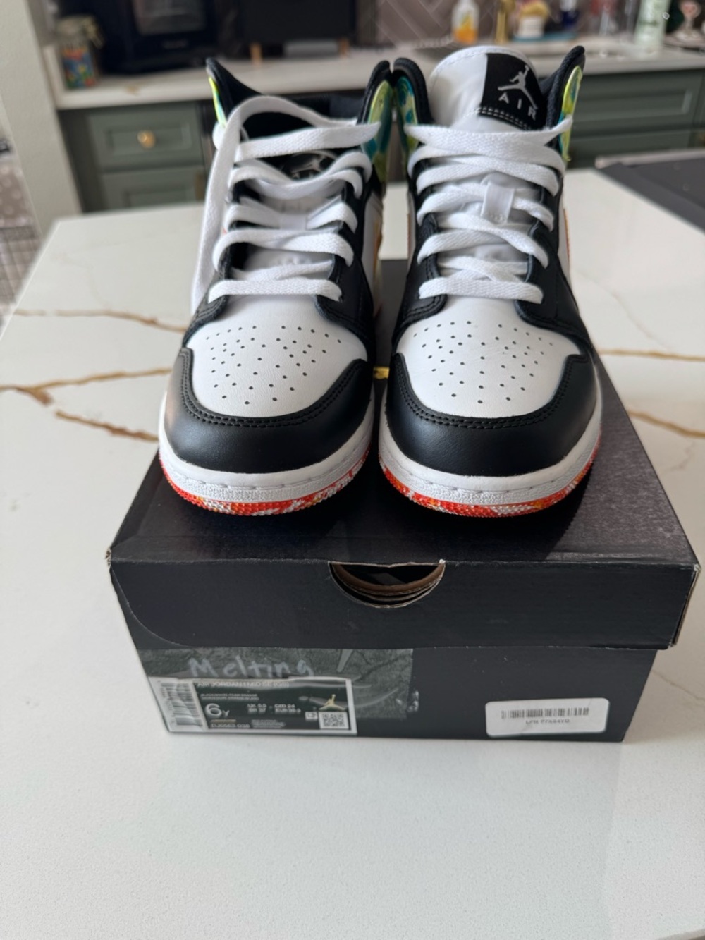 *RARE* Air Jordan 1 Mid - Size 6Y - Picture 10 of 10